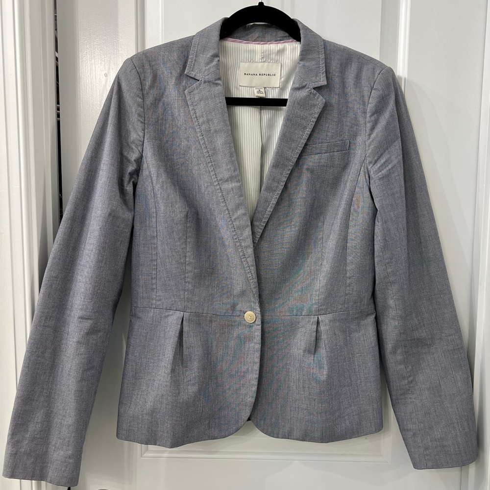 Banana Republic suit jacket in navy and white pattern; Size 10